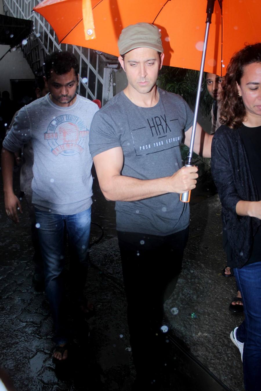 Hrithik Roshan, Deepika Padukone, Shilpa Shetty, Pooja Hegde spotted at Mehboob Studio. Hrithik Roshan,Deepika Padukone,Shilpa Shetty,Pooja Hegde,Hrithik Roshan spotted at Mehboob Studio,Deepika Padukone spotted at Mehboob Studio,Shilpa Shetty spotted at Mehboob Studio,Pooja Hegde spotted at Mehboob Studio