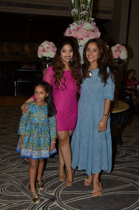 An Elegant Afternoon Tea Hosted at The Drawing Room, St Regis in Mumbai. Celebs like Anandita De, Gayatri Rangachari Shah, Avantikka Raju, Zeba Kohli, Chef Martin Kindleysides and Shobhaa De, Nisha Jamwal, and others graced the event. Nisha Jamwal,Shobhaa De,Ira Dubey,Tea Hosted at The Drawing Room,Anandita De,Avantikka Raju,Zeba Kohli