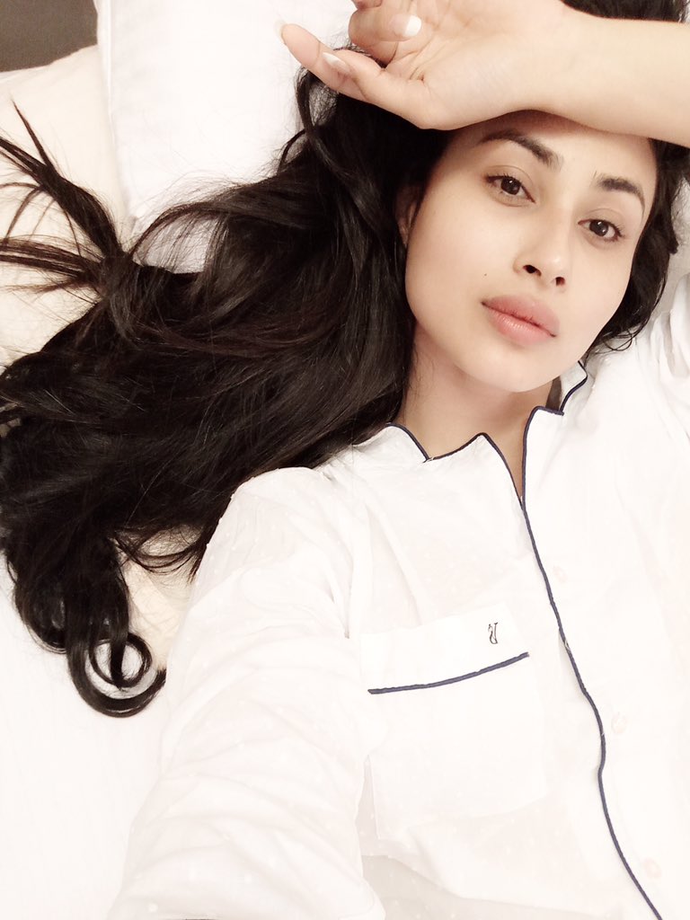 Celebs like Tamannaah Bhatia, Bipasha Basu, Kajal Aggarwal, Mouni Roy, Neha Sharma, Rannvijay Singha and Zareen Khan take Selfies on OPPO F1s. OPPO F1s,OPPO F1s Selfie Expert,Tamannaah Bhatia,Bipasha Basu,Kajal Aggarwal,Mouni Roy,Neha sharma,Rannvijay Singha,Zareen Khan,Selfie Expert,OPPO F1s Selfie pics,OPPO F1s Selfie images,OPPO F1s Selfie photos,OPPO F1s Selfie stills