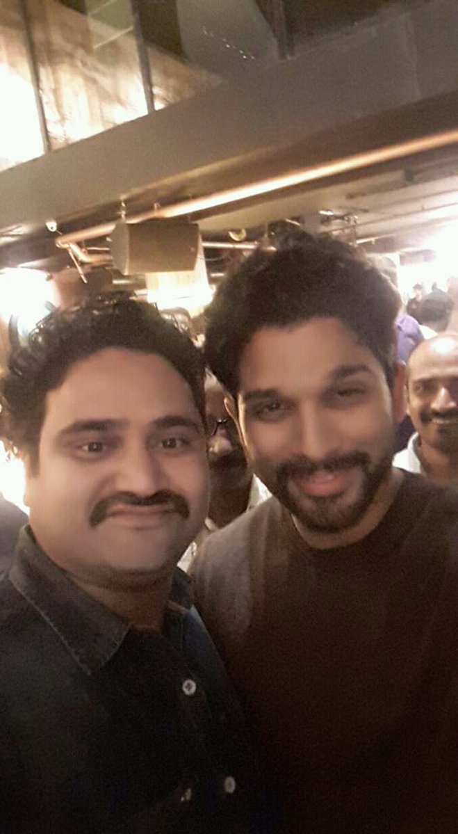 Allu Arjun-starrer Telugu actioner Allu Arjun,Allu Arjun at Sarrainodu 100 days Celebration,Sarrainodu 100 days Celebration,Sarrainodu 100 days,Sarrainodu,Telugu movie Sarrainodu,Sarrainodu sucess meet,Sarrainodu celebrations,Sarrainodu celebration pics,Sarrainodu celebration images
