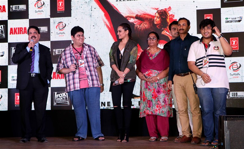Bollywood actress Sonakshi Sinha launches Rajj Rajj Ke song from Akira movie. Sonakshi Sinha,Rajj Rajj Ke,Rajj Rajj Ke song,Sonakshi Sinha launches Rajj Rajj Ke song from Akira movie,Rajj Rajj Ke song from Akira movie,Akira,bollywood movie Akira,Sonakshi Sinha latest pics,Sonakshi Sinha latest images,Sonakshi Sinha latest photos,So