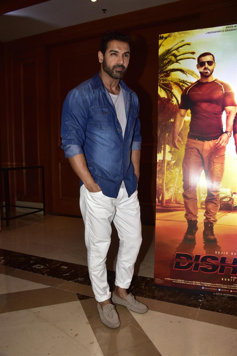 Producer Sajid Nadiadwala along with Nandu Ahuja from Eros International, Director Rohit Dhawan and the lead cast of Dishoom John Abraham and Varun Dhawan celebrated the film's success with media folks yesterday, at a Suburban hotel. The team was also joined in by a member of the cast, who was none other that the adorable dog, Bradman. Dishoom success meet,Dishoom success pressmeet,Dishoom celebration,John Abraham,Varun Dhawan,Dishoom success meet pics,Dishoom success meet images,Dishoom success meet photos,Dishoom success meet stills,Dishoom success meet pictures