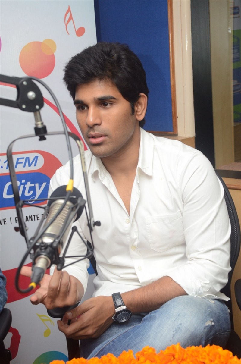 Actor Allu Sirish and Actress Lavanya Tripati promote Srirastu Subhamastu movie at Radio Mirchi. Srirastu Subhamastu,telugu movie Srirastu Subhamastu,Allu Sirish,Lavanya Tripati,Srirastu Subhamastu movie promotion,Srirastu Subhamastu promotion,Srirastu Subhamastu movie stills,Srirastu Subhamastu movie pics,Srirastu Subhamastu movie images,Srirastu Su