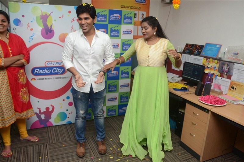 Actor Allu Sirish and Actress Lavanya Tripati promote Srirastu Subhamastu movie at Radio Mirchi. Srirastu Subhamastu,telugu movie Srirastu Subhamastu,Allu Sirish,Lavanya Tripati,Srirastu Subhamastu movie promotion,Srirastu Subhamastu promotion,Srirastu Subhamastu movie stills,Srirastu Subhamastu movie pics,Srirastu Subhamastu movie images,Srirastu Su