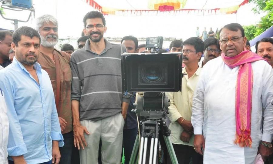Telugu movie Fidaa launched today. Celebs like Varun Tej, Sai Pallavi, Dil Raju, Nagababu Garu, Pocharam Srinivas, Sekhar Kammula and others graced the event. Fidaa Movie Launch,Fidaa Movie opening,Fidaa Launch,Varun Tej,Sai Pallavi,Dil Raju,Nagababu Garu,Pocharam Srinivas,Sekhar Kammula,Fidaa Movie Launch pics,Fidaa Movie Launch images,Fidaa Movie Launch photos,Fidaa Movie Launch stills
