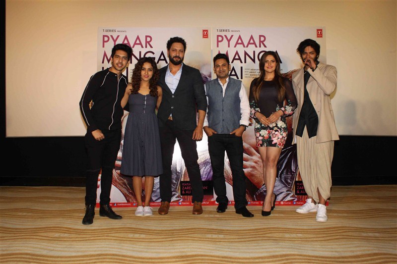 Bollywood singers Armaan Malik, Neeti Mohan, music composer Abhijit Vaghani, lyricist Manoj Muntashir, actors Zareen Khan and Ali Fazal during the launch of song Pyaar Manga Hai. Pyaar Manga Hai,Pyaar Manga Hai song launch,Armaan Malik,Neeti Mohan,Abhijit Vaghani,Manoj Muntashir,Zareen Khan,Ali Fazal,Pyaar Manga Hai song
