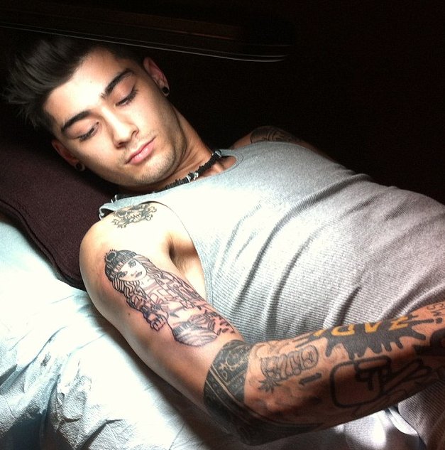 Zayn Malik Covers Up Perrie Edwards Tattoo Photosimagesgallery 45744 