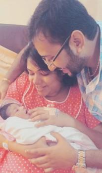 Actress Muktha has shared the photo of her daughter for the first time on her Facebook page.