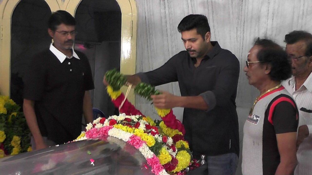 Suriya pays his last respect to Veteran Scriptwriter 'Vietnam Veedu' Sundaram who passed away on Saturday morning. Suriya,Suriya pays respect to actor Vietnam Veedu Sundaram,actor Vietnam Veedu Sundaram,Vietnam Veedu Sundaram,Sundaram,Sundaram dead,actor Suriya,Suriya last respect to actor Vietnam Veedu Sundaram