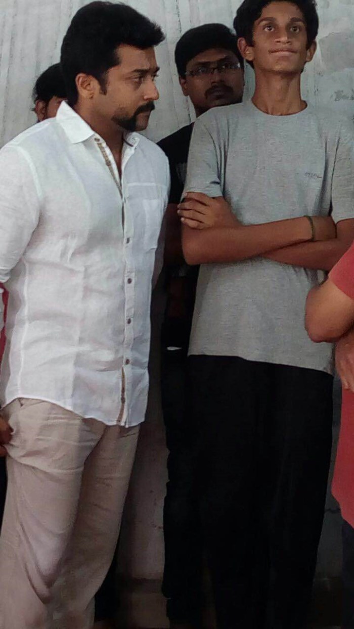 Suriya pays his last respect to Veteran Scriptwriter 'Vietnam Veedu' Sundaram who passed away on Saturday morning. Suriya,Suriya pays respect to actor Vietnam Veedu Sundaram,actor Vietnam Veedu Sundaram,Vietnam Veedu Sundaram,Sundaram,Sundaram dead,actor Suriya,Suriya last respect to actor Vietnam Veedu Sundaram