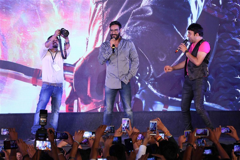 Ajay Devgn, Erika Kaar, Sayyeshaa at Shivaay trailer launch. Shivaay trailer launch,Shivaay trailer,Ajay Devgn,Erika Kaar,Sayyeshaa,Shivaay trailer launch pics,Shivaay trailer launch images,Shivaay trailer launch photos,Shivaay trailer launch stills,Shivaay trailer launch pictures