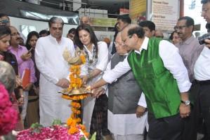 Ritu Beri,Ritu Beri unveils Khadi collection,Khadi collection,national fabric,Khadi promotion,fashion designer Ritu Beri,Kalraj Mishra