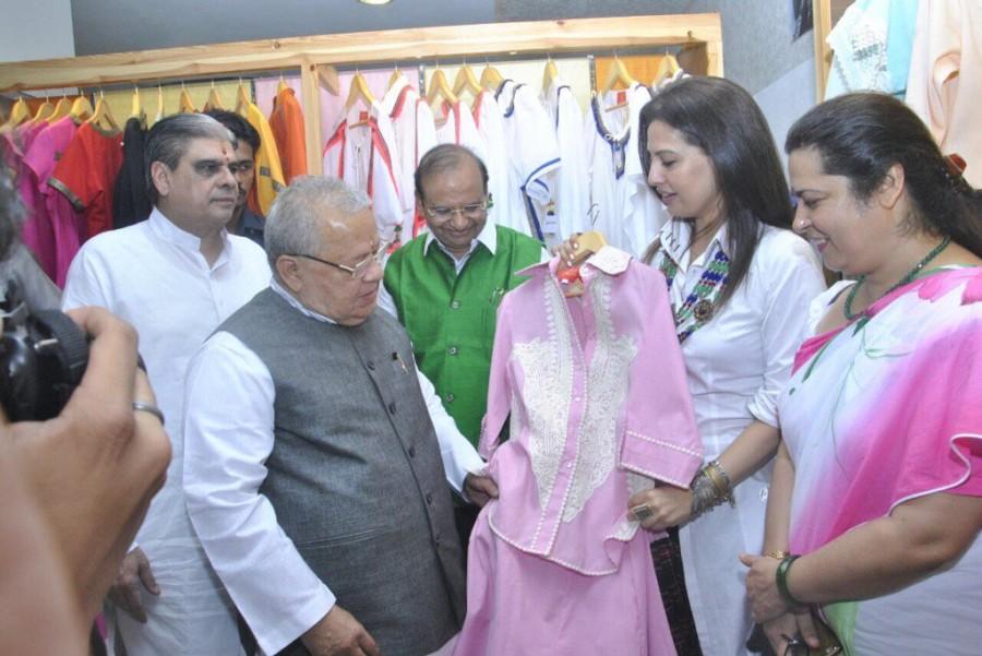 Ace fashion designer Ritu Beri, also an advisor for Khadi promotion, unveiled on Sunday a collection using the Ritu Beri,Ritu Beri unveils Khadi collection,Khadi collection,national fabric,Khadi promotion,fashion designer Ritu Beri,Kalraj Mishra