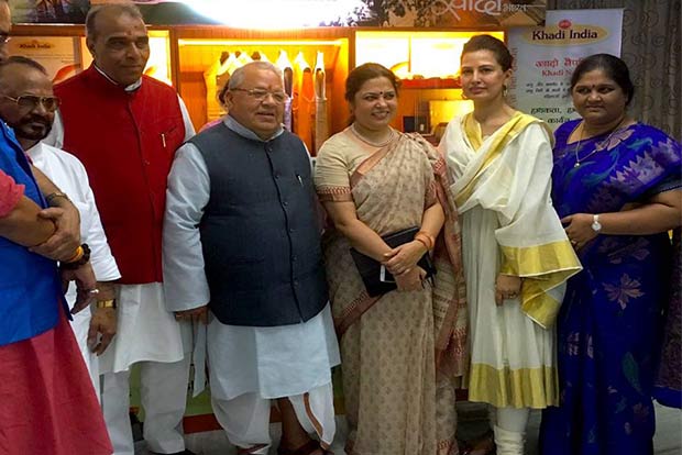 Ace fashion designer Ritu Beri, also an advisor for Khadi promotion, unveiled on Sunday a collection using the Ritu Beri,Ritu Beri unveils Khadi collection,Khadi collection,national fabric,Khadi promotion,fashion designer Ritu Beri,Kalraj Mishra