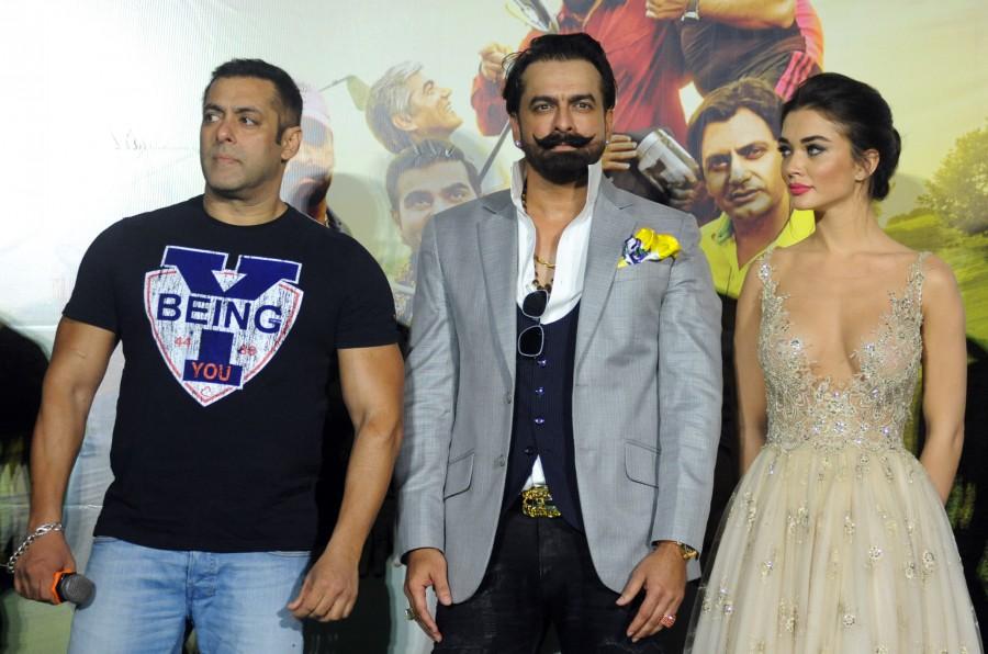 Delhi-based model-turned-actor Jas Arora attended the trailer launch of the film Freaky Ali along with the entire cast. Jas Arora,actor Jas Arora,Freaky Ali,freaky ali trailer,Freaky Ali trailer laumch,Nawazuddin Siddiqui,amy jakson,Salman Khan,Jas Arora pics,Jas Arora images,Jas Arora photos,Jas Arora stills,Jas Arora pictures