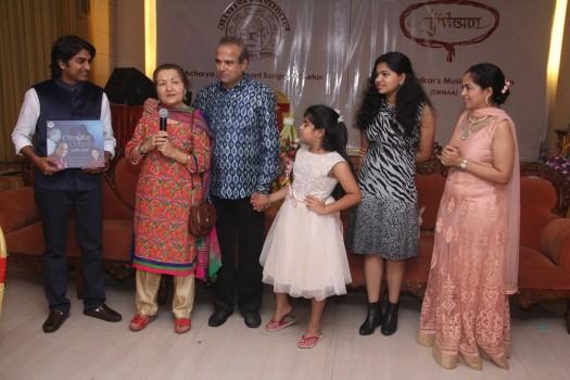 Renowned singer Suresh Wadkar celebrated his 61st Birthday on Sunday, 7th August at Ajivasan, Mumbai. It was a private affair in the presence of his close friends and family members.