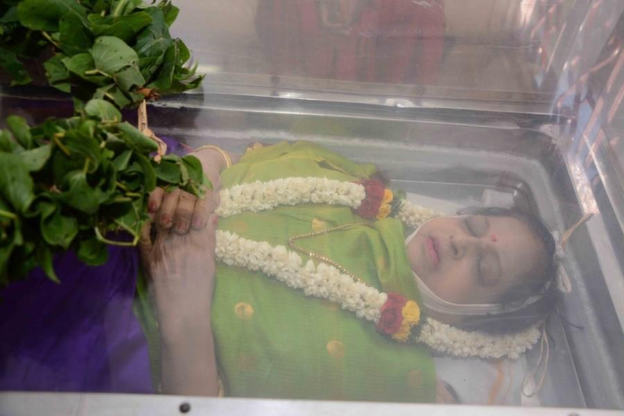 Celebs like Nassar, T. Rajendar, Shakila, Ambika pay Last Respect to Actress Jyothi Lakshmi. Jyothi Lakshmi,jyothi lakshmi death,jyothi lakshmi passes away,jyothi lakshmi dies,Nassar,Shakila,Ambika,T. Rajendar,Jyothi Lakshmi furnal