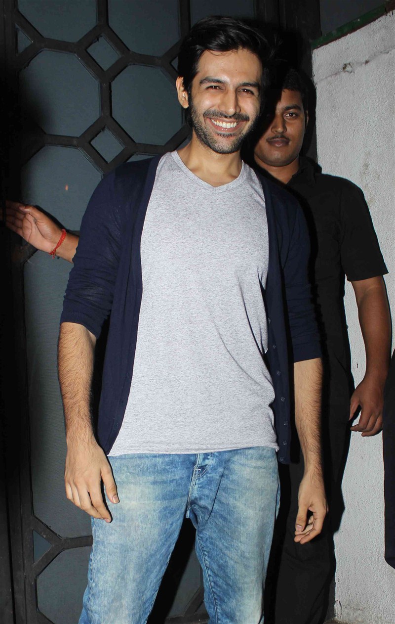 The event of a Birthday party of Rohini Iyer of Raindrop Media held last night. Bollywood celebs like Shilpa Shetty, Bipasha Basu, Karan Singh Grover, R. Madhavan, Vivek Oberoi, Anil Kapoor, Sonali Bendre, Farah Khan, Madhur Bhandarkar, Emraan Hashmi, Pooja Batra, Sophie Choudry, Jackky Bhagnani, Raveena Tandon, Tusshar Kapoor, Kartik Aaryan, Mandana Karimi, Athiya Shetty, Huma Qureshi, Neha Dhupia, Tabu and many others graced the event. Rohini Iyer birthday party,Rohini Iyer birthday bash,Rohini Iyer birthday celebrations,Shilpa Shetty,Bipasha Basu,Karan Singh Grover,R. Madhavan,Vivek Oberoi,Anil Kapoor,Sonali Bendre,Farah Khan,Madhur Bhandarkar