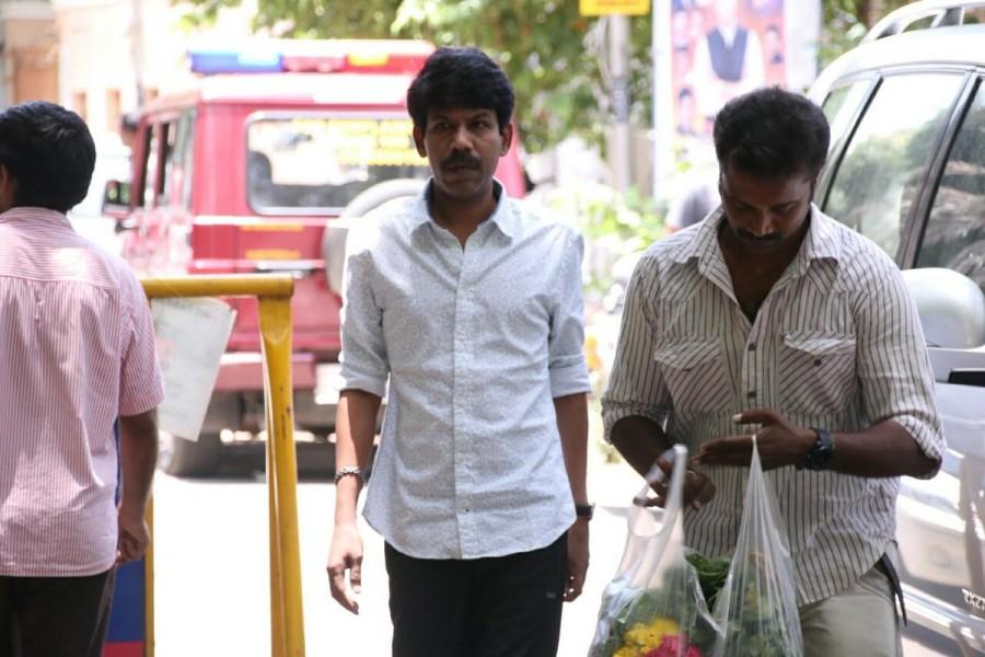 Celebs like Vijayakanth, Latha Rajnikanth, Bala, Ilaiyaraaja, Vishal, Pasupathy, Sasikumar, Udhayanidhi Stalin, Prabhu, Rama Rajan, Seeman, Aadhav Kannadhasan, Director Mahendran, comedy actor Senthil, Gangai Amaran, Premgi, Nithin Sathya, EVKS Elangovan, Pandiarajan, Karthik Subbaraj, Venkat Prabhu, T Rajendar, Suriya, Karthi, Sivakumar, Goundamani at Panchu Arunachalam Funeral. Panchu Arunachalam,Panchu Arunachalam Funeral,panchu arunachalam dies,Panchu Arunachalam death,Vijayakanth,Latha Rajnikanth,Ilaiyaraaja,Vishal,Suriya,Karthi,Sivakumar,Goundamani