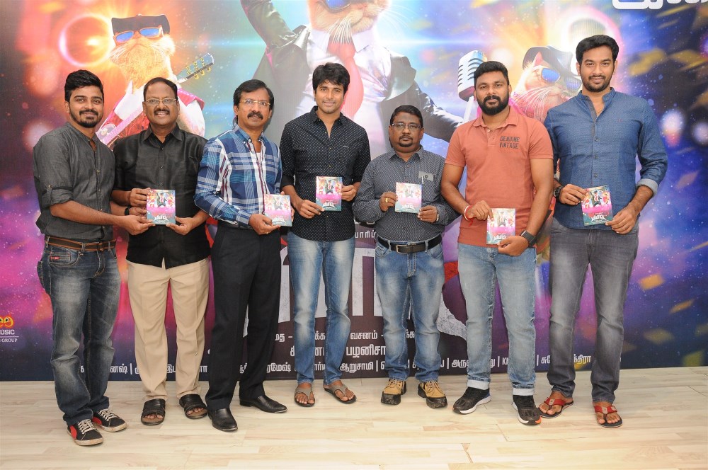 Tamil movie Meow music Launch held at Chennai. Actor Sivakarthikeyan, director Chinaas Palanisamy, producer Vincent Adaikalaraj, cinematographer Bhojan K Dinesh, Music composer Sreejith Edavano, Editor Satish Surya and others graced the event. Sivakarthikeyan,Meow audio,Meow audio launch,Meow music,Meow music lunch,Sivakarthikeyan launches Meow movie audio,Chinaas Palanisamy,Vincent Adaikalaraj,Bhojan K Dinesh,Sreejith Edavano,Satish Surya