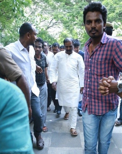 National Award winning lyricist Na Muthukumar died here on Sunday due to jaundice, a source said. He was 41. Tamil celebs like Vijay, Jayam Ravi, Krishna Kulasekaran, Sasikumar, Nassar and Pasupathy as well as filmmakers Bhagyaraj, Atlee, Perarasu, Vetrimaaran and Vasanth paid tributes to the lyricist. Na Muthukumar,Vijay,Sivakarthikeyan,Jayam Ravi,last respect to Na Muthukumar,Na Muthukumar death,Tamil lyricist Na Muthukumar,na muthukumar dies of jaundice,na muthukumar dead fans reaction,Na Muthukumar pics,Na Muthukumar images