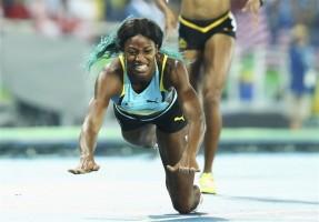 Shaunae Miller,Shaunae Miller dives for 400m gold,Shaunae Miller 400m gold,Shaunae Miller gets gold,Olympic 400 meters gold medal,gold medal,Rio Olympics 2016,Rio Olympics winner