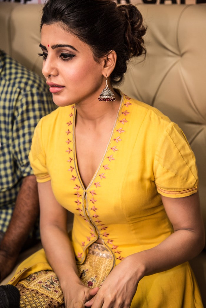 Janatha Garage actress Samantha Ruth Prabhu inaugurates 'Bahar Cafe' Biryani Restaurant in Bangalore. Janatha Garage,Samantha,Samantha launches Bahar Cafe in Bangalore,Samantha launches Bahar Cafe,Bahar Cafe in Bangalore,Samantha Ruth Prabhu,Samantha new pics,Samantha new images,Samantha new photos,Samantha new stills,Samantha new pictures