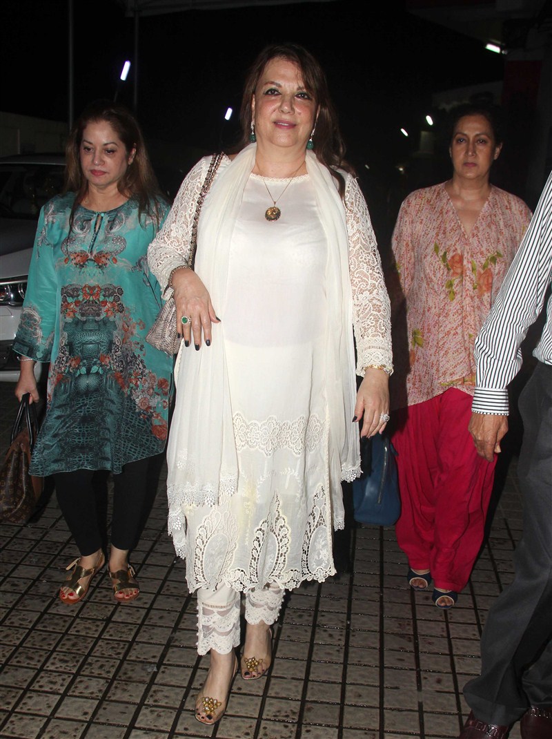 Sussane Khan with her Kids Snapped at PVR in Mumbai. Sussane Khan,Sussane Khan with her Kids Snapped at PVR,Sussane Khan with her Kids,Sussane Khan kids,actress Sussane Khan,Sussane Khan pics,Sussane Khan images,Sussane Khan photos,Sussane Khan stills,Sussane Khan pictures