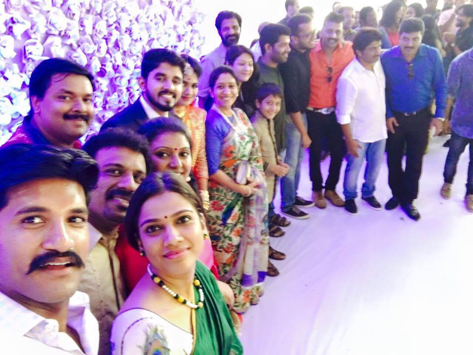 Malayalam singer Afsal's eldest daughter Mubeena has entered the wedlock with Sajad in a grand wedding ceremony on Sunday in Kochi. Singer Afsal,singer Afsal daughter,singer Afsal daughter wedding,singer Afsal daughter marriage,Mubeena afsal wedding photos,Mubeena afsal marriage photos,Afsal singer,afsal singer daughter wedding photos