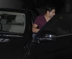 Sidharth Malhotra And Alia Bhatt Spotted At Santacruz,Sidharth Malhotra,Alia Bhatt,Sidharth Malhotra and Alia Bhatt,actress Alia Bhatt