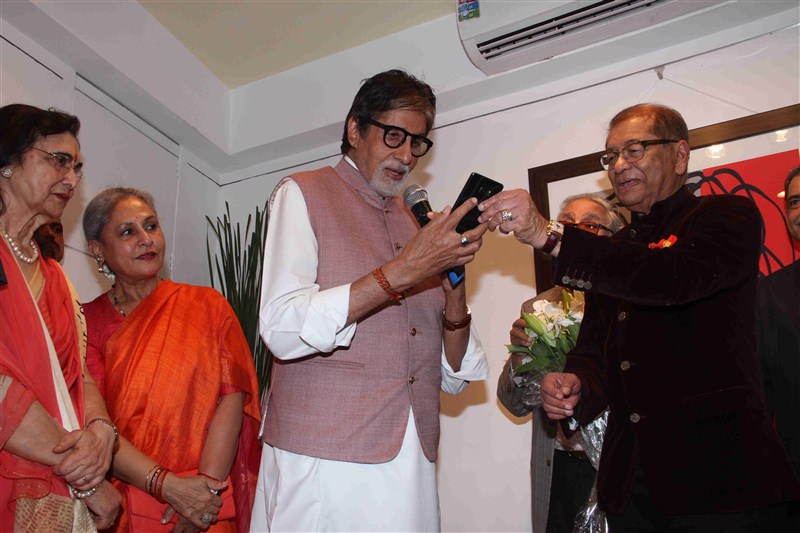 Bollywood actor Amitabh Bachchan, who was accompanied by spouse Jaya Bachchan, launched Dilip De's digital art exhibition, 'Celebration Of Love'. Amitabh Bachchan,Amitabh Bachchan launches Dilip De's digital art exhibition,Jaya Bachchan,Amitabh Bachchan and Jaya Bachchan,Amitabh Bachchan wife Jaya Bachchan,Dilip De's digital art exhibition,Celebration Of Love