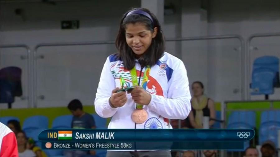 Sakshi Malik wins bronze medal in women's wrestling 58kg category, opens India's account at Rio 2016 Olympics Sakshi Malik,Sakshi Malik wins bronze medal,Sakshi Malik wins bronze medal in Olympics,Sakshi Malik wins in Olympics