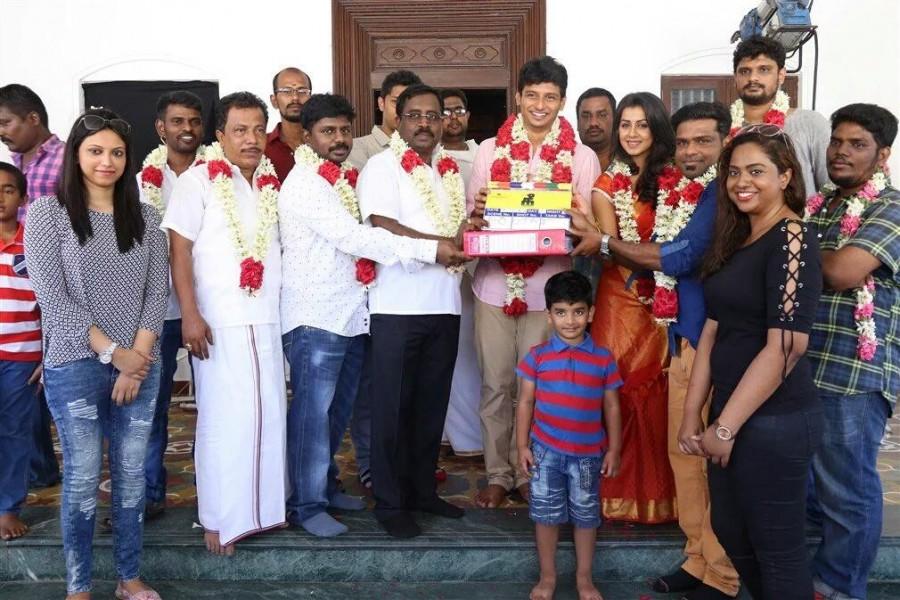 Tamil Movie Kee launched today in Chennai. Celebs like Jiiva, Nikki Galrani and others graced the event. Kee movie launch,Kee launch,Jiiva,Nikki Galrani,Kee movie launch pics,Kee movie launch images,Kee movie launch photos,Kee movie launch stills,Kee movie launch pictures