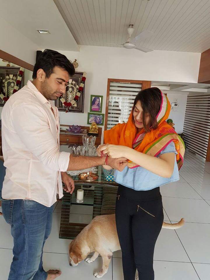 South Indian actress Hansika Motwani celebrates Rakshan Bandhan. Hansika Motwani,Hansika Motwani celebrates Rakshan Bandhan,Hansika celebrates Rakshan Bandhan,Rakshan Bandhan,Rakshan Bandhan 2016,Rakshan Bandhan celebrations,Rakshan Bandhan pics,Rakshan Bandhan images,Rakshan Bandhan photos,Rakshan Bandhan stills