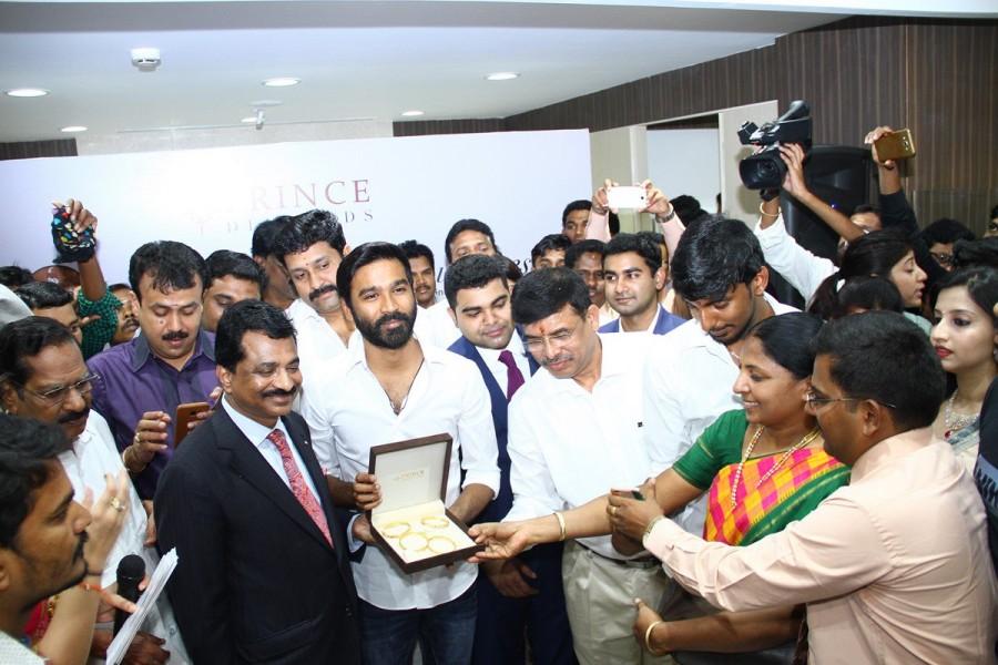 South Indian actor Dhanush inaugurates Prince Jewellery showroom in Coimbatore. Dhanush,Dhanush inaugurates Prince Jewellery showroom,Dhanush in Coimbatore,Kodi actor Dhanush,Dhanush latest pics,Dhanush latest images,Dhanush latest photos,Dhanush latest stills,Dhanush latest pictures