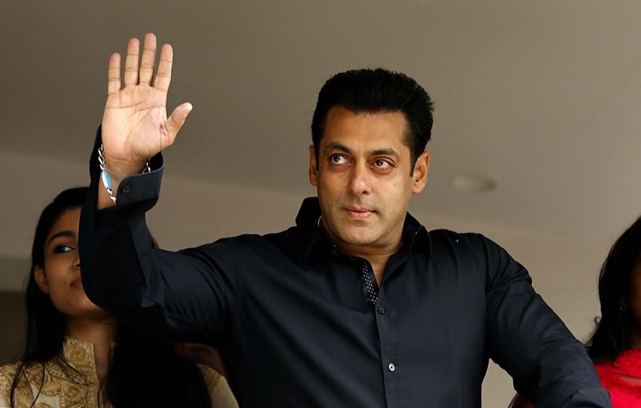 Stars like Rajinikanth, Salman Khan, Sivakarthikeyan, Mahesh Babu and Amitabh Bachchan saluted the 21-year-old on Twitter for winning silver medal at Rio Olympics. PV Sindhu,Rajinikanth,Salman Khan,Sivakarthikeyan,Mahesh Babu,Amitabh Bachchan,PV Sindhu vs Carolina Marin,PV Sindhu silver medal,Rio Olympics,Rio Olympics 2016,Rio Olympics pics,Rio Olympics images,Rio Olympics photos