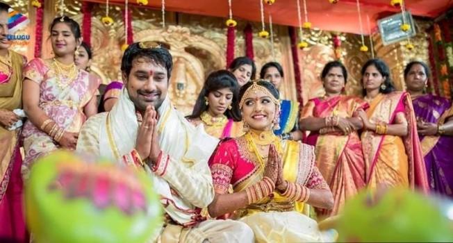 Telugu actor Varun Sandesh entered into wedlock with actress Vithika Sheru here on Friday. 