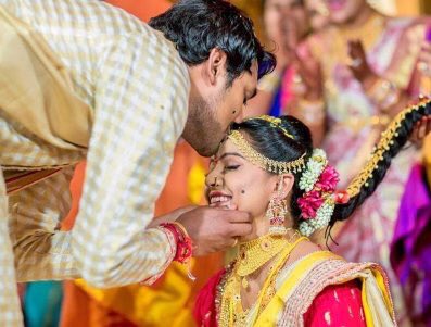 Telugu actor Varun Sandesh entered into wedlock with actress Vithika Sheru here on Friday. Varun Sandesh,Varun Sandesh and Vithika Sheru,Varun Sandesh wedding pictures,Vithika Sheru wedding pictures,Varun Sandesh marriage,Varun Sandesh wedding pics,Varun Sandesh wedding photos,Vithika Sheru wedding pics,Vithika Sheru wedding images,Vithika Sher