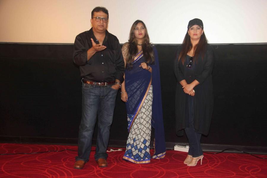 Bollywood movie Dark Chocolate Trailer Launched last night. Dark Chocolate is an upcoming Bollywood movie directed by Agnidev Chatterjee and produced by Pradip Churiwal. The film stars Mahima Chaudhary, Riya Sen, Rajesh Sharma, Mumtaz Sorcar, Shataf Figar in the lead role. Dark Chocolate Trailer Launch,Dark Chocolate Trailer,Mahima Chaudhry,Dark Chocolate Trailer Launch pics,Dark Chocolate Trailer Launch images,Dark Chocolate Trailer Launch photos,Dark Chocolate Trailer Launch stills,Dark Chocolate Trailer Launch pictures