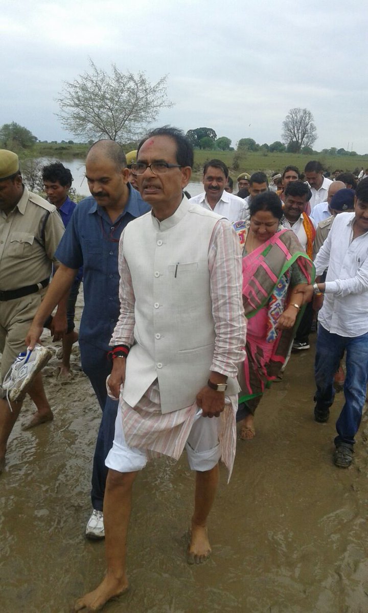 With several days of continuous downpour in the Vindhya region of Madhya Pradesh, about 100 villages in Rewa and Satna district have been devastated by floods, officials said on Sunday. Shivraj Singh Chouhan,flood-affected areas,Madhya Pradesh,Madhya Pradesh CM,floods,floods in MP,Rewa and Satna district