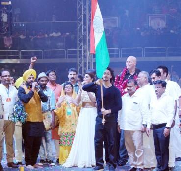 Bollywood's first SIKH superhero, Tiger Shroff along with star cast of his upcoming film 'A FLYING JATT' including Jacqueline Fernandez, Remo Dsouza and Hollywood Actor Nathan Jones, came to Delhi to pay tributes to the biggest superhero of this nation, Shaheed-E-Azam Bhagat Singh at 'SADBHAWNA DIWAS-2016'  in Yamuna Sports Complex Commonwealth stadium in Delhi amidst a huge live audience of Delhi.