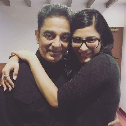 Nadigar Sangam members congratulate Kamal Haasan for Chevalier award. Nadigar Sangam,Kamal Haasan,Chevalier award,Vishal,actor Kamal Haasan,Karthi,Nasser,Kamal Haasan pics,Kamal Haasan images,Kamal Haasan photos,Kamal Haasan stills,Kamal Haasan pictures