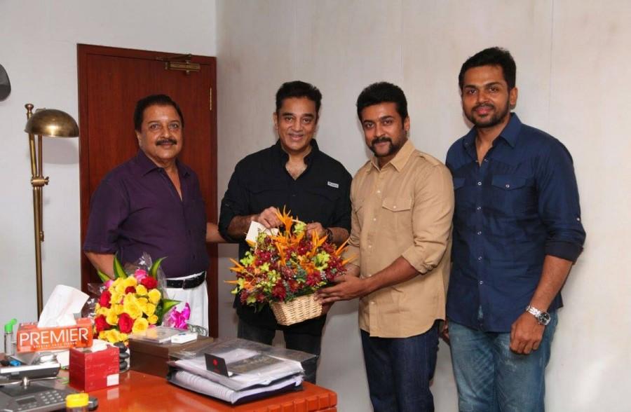 Celebs like Suriya, Shruti Haasan, Prabhu, Karthi, Sivakumar, Director K. S. Ravikumar met Ulaganayagan Kamal Haasan and wished him for Chevalier award. Suriya,Shruti Haasan,Prabhu,Karthi,Sivakumar,Ravikumar,Kamal Haasan,Kamal Haasan Chevalier award,Chevalier award,Chevalier,Ulaganayagan,Ulaganayagan Kamal Haasan