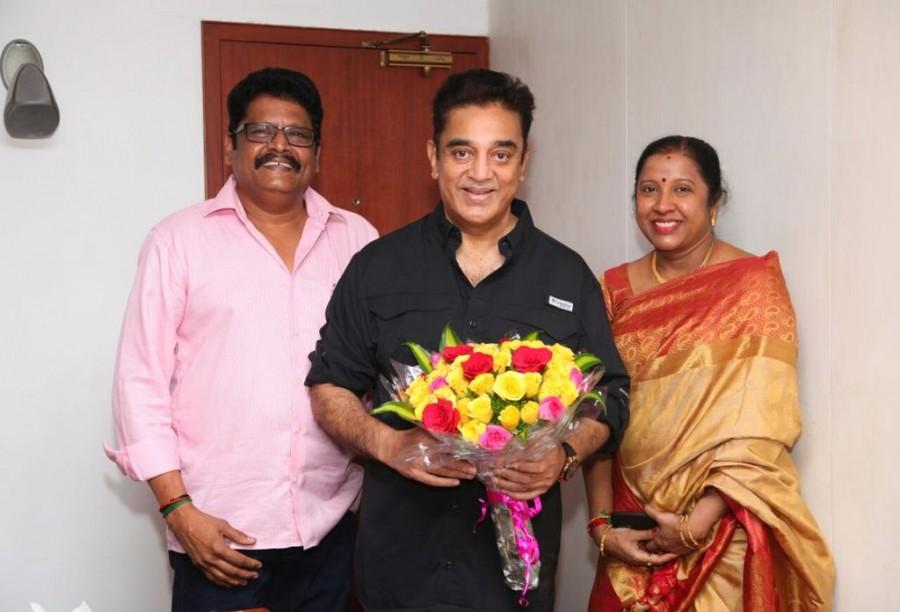 Celebs like Suriya, Shruti Haasan, Prabhu, Karthi, Sivakumar, Director K. S. Ravikumar met Ulaganayagan Kamal Haasan and wished him for Chevalier award. Suriya,Shruti Haasan,Prabhu,Karthi,Sivakumar,Ravikumar,Kamal Haasan,Kamal Haasan Chevalier award,Chevalier award,Chevalier,Ulaganayagan,Ulaganayagan Kamal Haasan