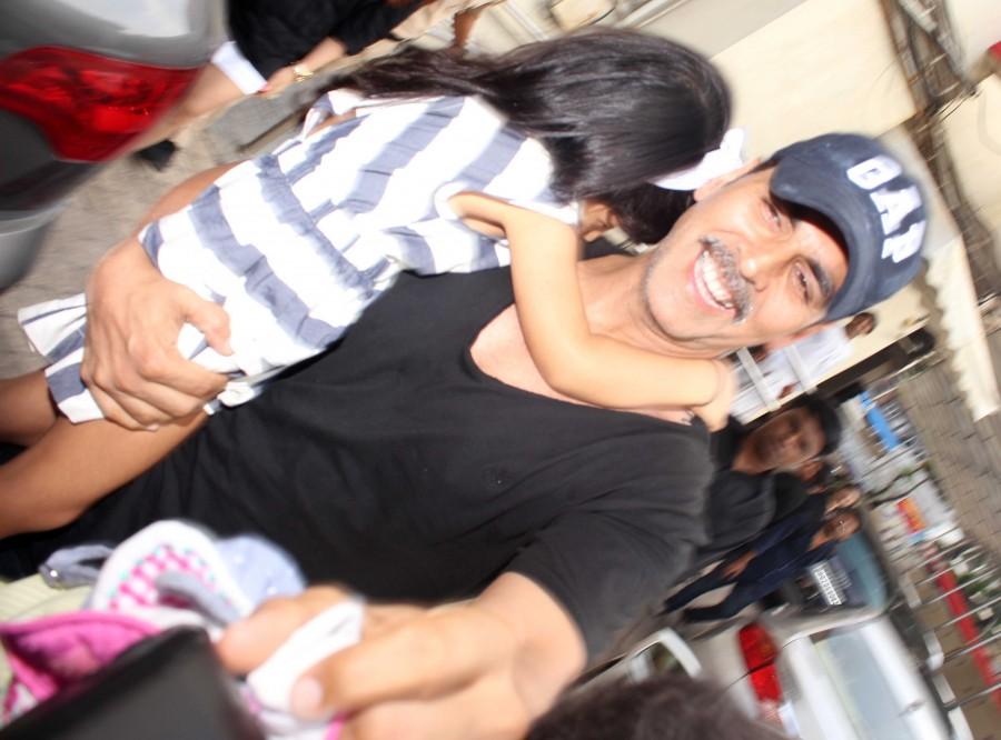 Bollywood actor Akshay Kumar with his daughter Nitara spotted outside PVR, Juhu. Akshay Kumar,Akshay Kumar with his daughter Nitara,Akshay Kumar daughter Nitara,Nitara,Akshay Kumar with Nitara,Akshay Kumar latest pics,Akshay Kumar latest images,Akshay Kumar latest photos,Akshay Kumar latest stills,Akshay Kumar latest pictures