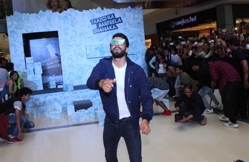 Bollywood actor Ranveer Singh promotes toothpaste brand Colgate Max Fresh. Ranveer Singh,Ranveer Singh promotes Colgate Max Fresh,Ranveer Singh promotes toothpaste,Colgate Max Fresh,Colgate toothpaste Max Fresh,Colgate toothpaste,Ranveer Singh latest pics,Ranveer Singh latest images,Ranveer Singh latest photos,Ranveer Singh late