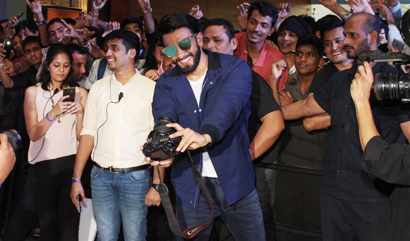 Bollywood actor Ranveer Singh promotes toothpaste brand Colgate Max Fresh. Ranveer Singh,Ranveer Singh promotes Colgate Max Fresh,Ranveer Singh promotes toothpaste,Colgate Max Fresh,Colgate toothpaste Max Fresh,Colgate toothpaste,Ranveer Singh latest pics,Ranveer Singh latest images,Ranveer Singh latest photos,Ranveer Singh late