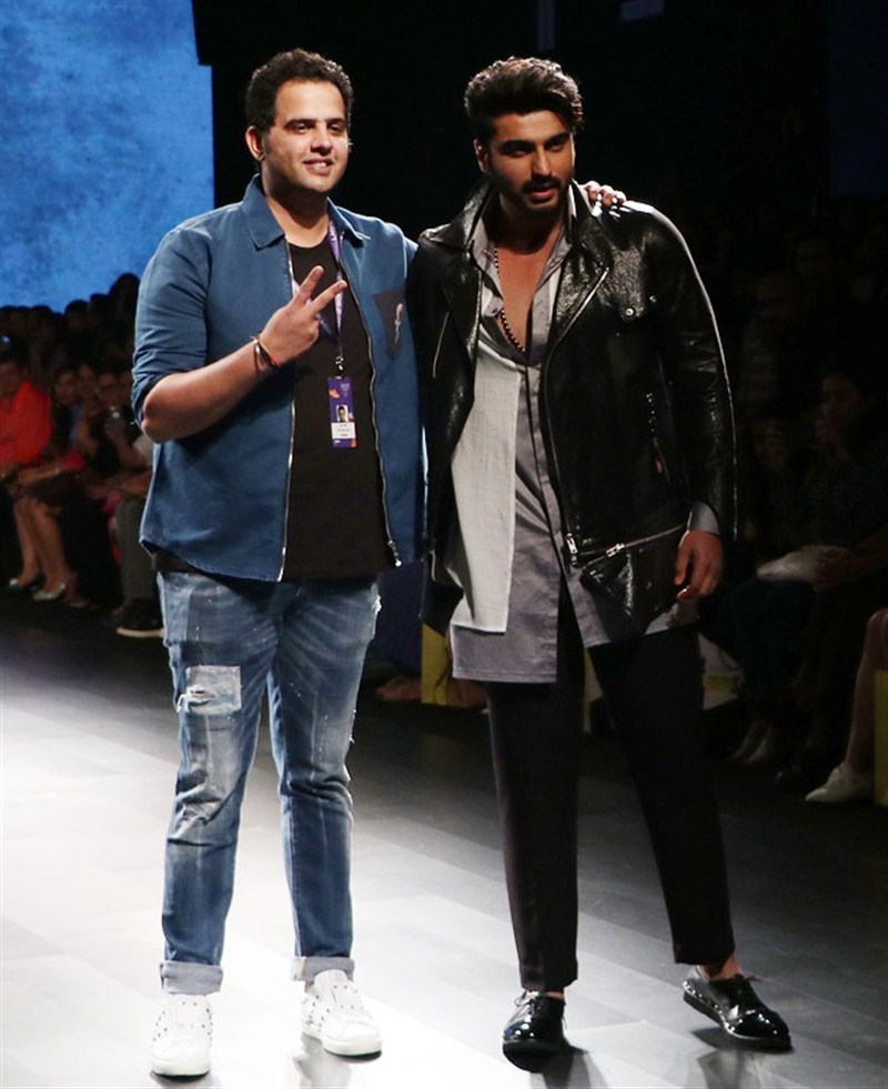 Bollywood actor Arjun Kapoor walks the ramp at The Lakme Fashion Week. Arjun Kapoor,Arjun Kapoor at The Lakme Fashion Week,Lakme Fashion Week,Lakme Fashion Week 2016,Arjun Kapoor walks the ramp,Sahil Aneja,Lakme Fashion Week Winter Festive 2016,Lakme Fashion Week Winter Festive