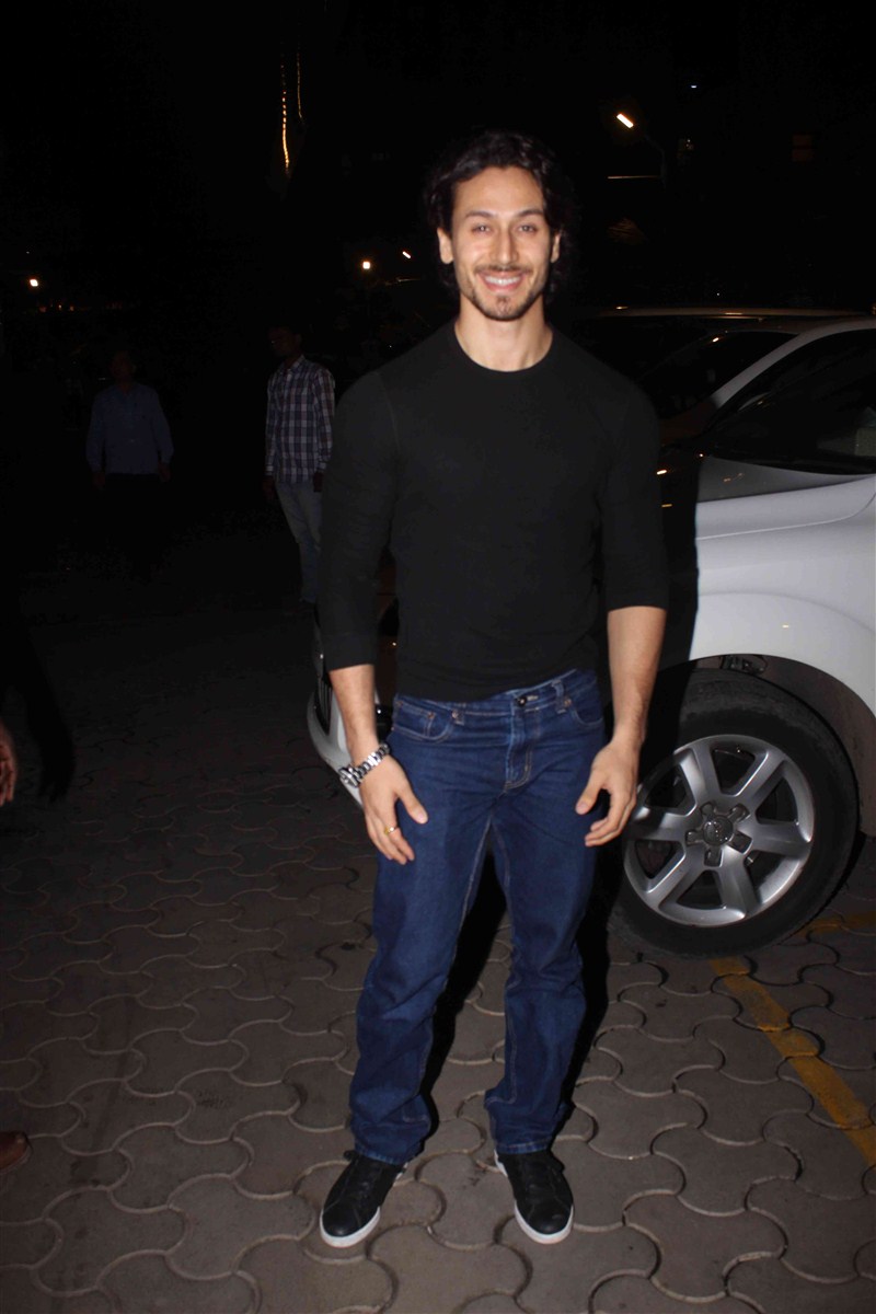 Bollywood movie A Flying Jatt,bollywood movie A Flying Jatt,A Flying Jatt special screening,Tiger Shroff,Jeetendra,Jackky Bhagnani,Jacqueline Fernandez,Manisha Koirala,Jackie Shroff,Poonam Dhillon,Sooraj Pancholi,A Flying Jatt special screening pics,A Flying Jatt special