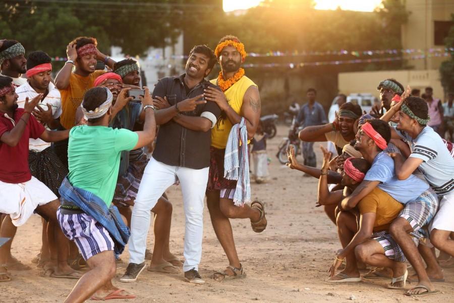 Rekka is an upcoming Tamil film written and directed by Rathina Shiva and produced by B Ganesh who co-produced Orange Mittai under the Common Man Productions banner. The film features Vijay Sethupathi and Lakshmi Menon in the lead roles, while Harish Uthaman, Sathish and KS Ravikumar appears in the supporting role. The film began production in January 2016. Vijay Sethupathi,Lakshmi Menon,Rekka movie stills,Rekka movie pics,Rekka movie images,Rekka movie photos,Rekka movie pictures,Vijay Sethupathi in Rekka,Lakshmi Menon in Rekka,Vijay Sethupathi and Lakshmi Menon